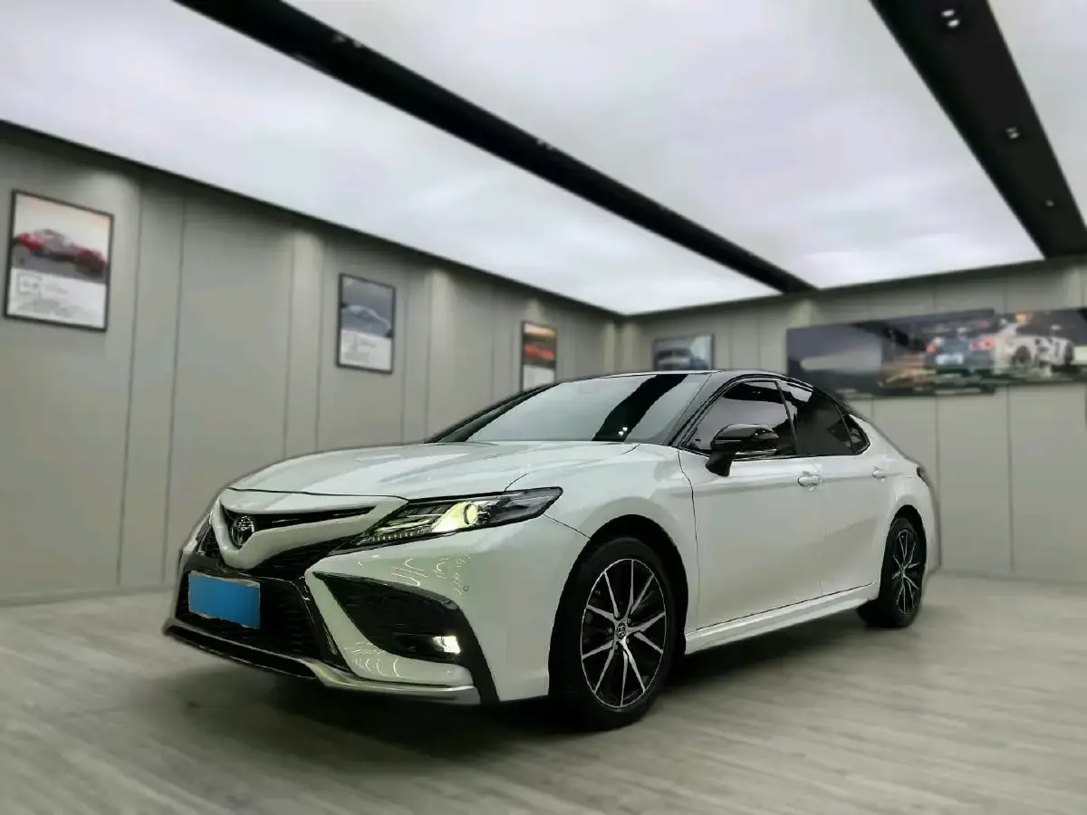 2021 Toyota Camry 2.5L 209HP L4 8AT
