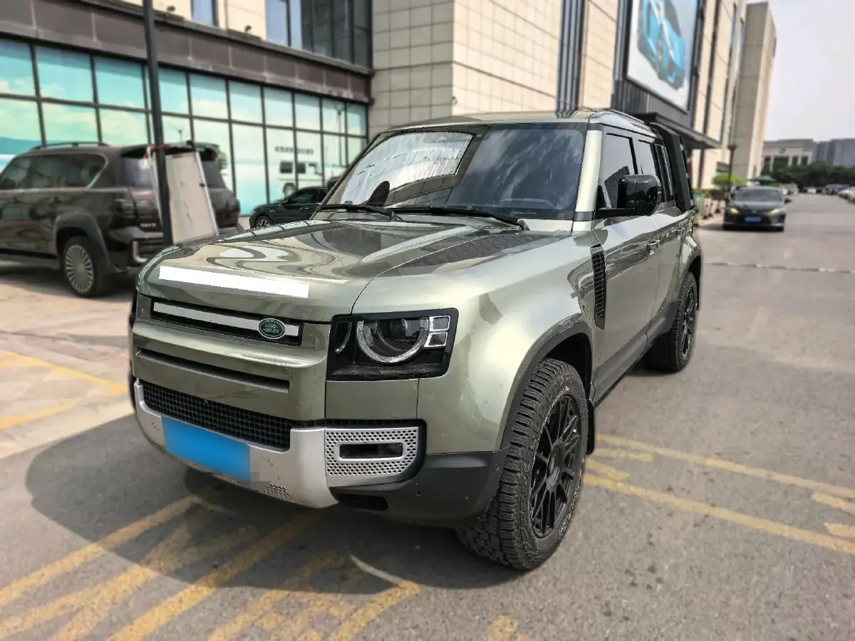 2023 Land Rover Defender 3.0T 400HP L6 8AT