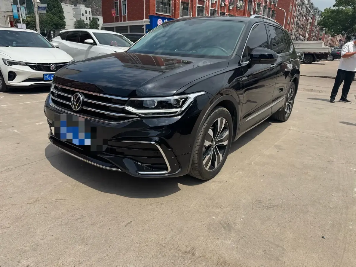 2024 Volkswagen Tiguan L 2.0T 186HP L4 7DCT