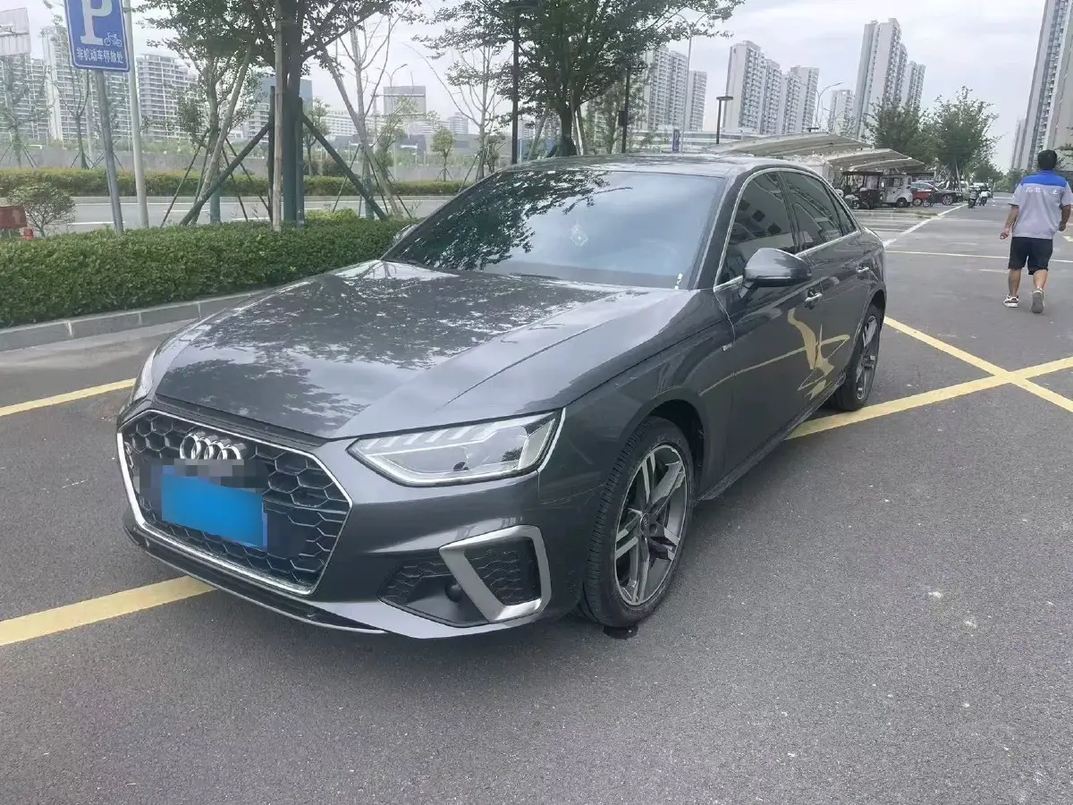 2022 Audi A4L 2.0T 190HP L4 7DCT