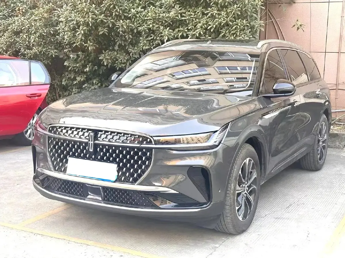 2023 Lincoln Nautilus 2.0T 261HP L4 8AT