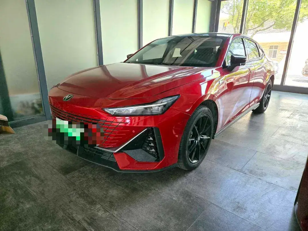 2023 ChangAn UNI-V iDD 1.5T 170HP L4 6TCT PHEV 18.4KWH