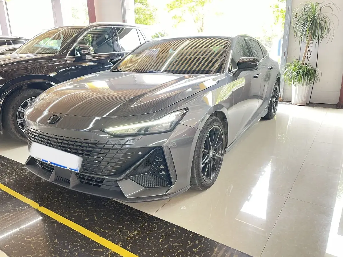 2022 ChangAn UNI-V 1.5T 188HP L4 7DCT 2022 ChangAn UNI-V 1.5T 188HP L4 7DCT