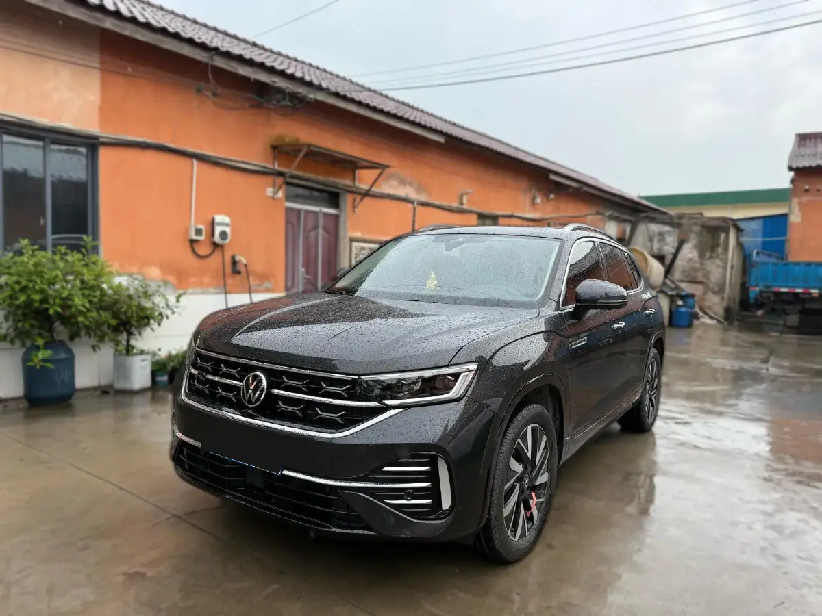 2024 Volkswagen Tayron 2.0T 220HP L4 7DCT