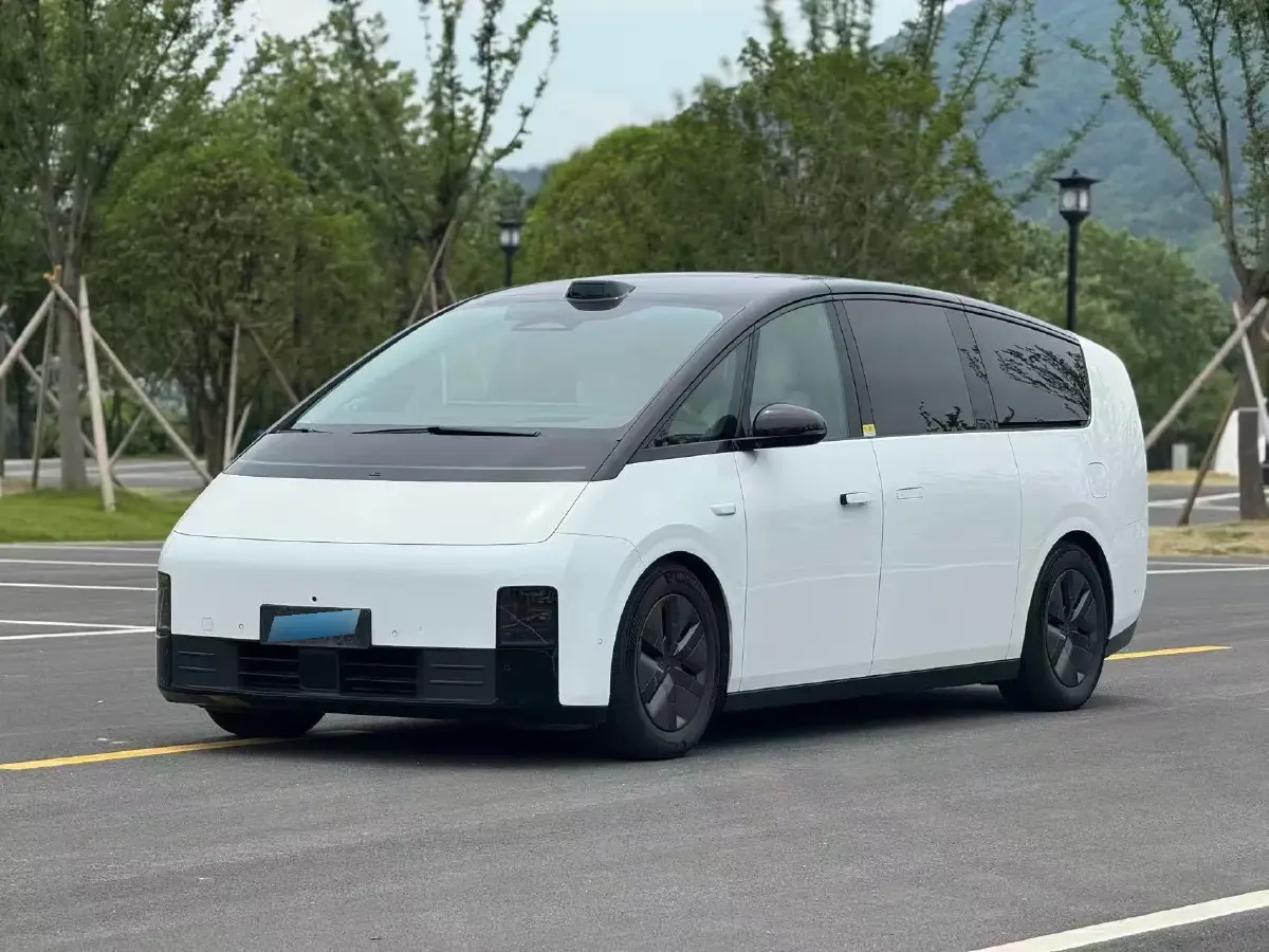 2024 Li MEGA BEV 102.7KWH