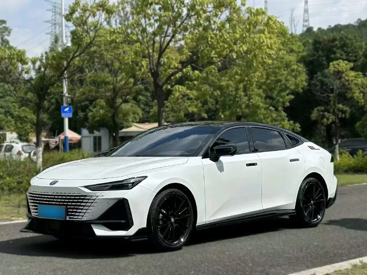 2023 ChangAn UNI-V 1.5T 188HP L4 7DCT