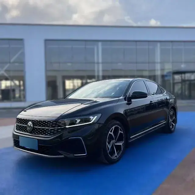 2023 Volkswagen Passat 2.0T 186HP L4 7DCT
