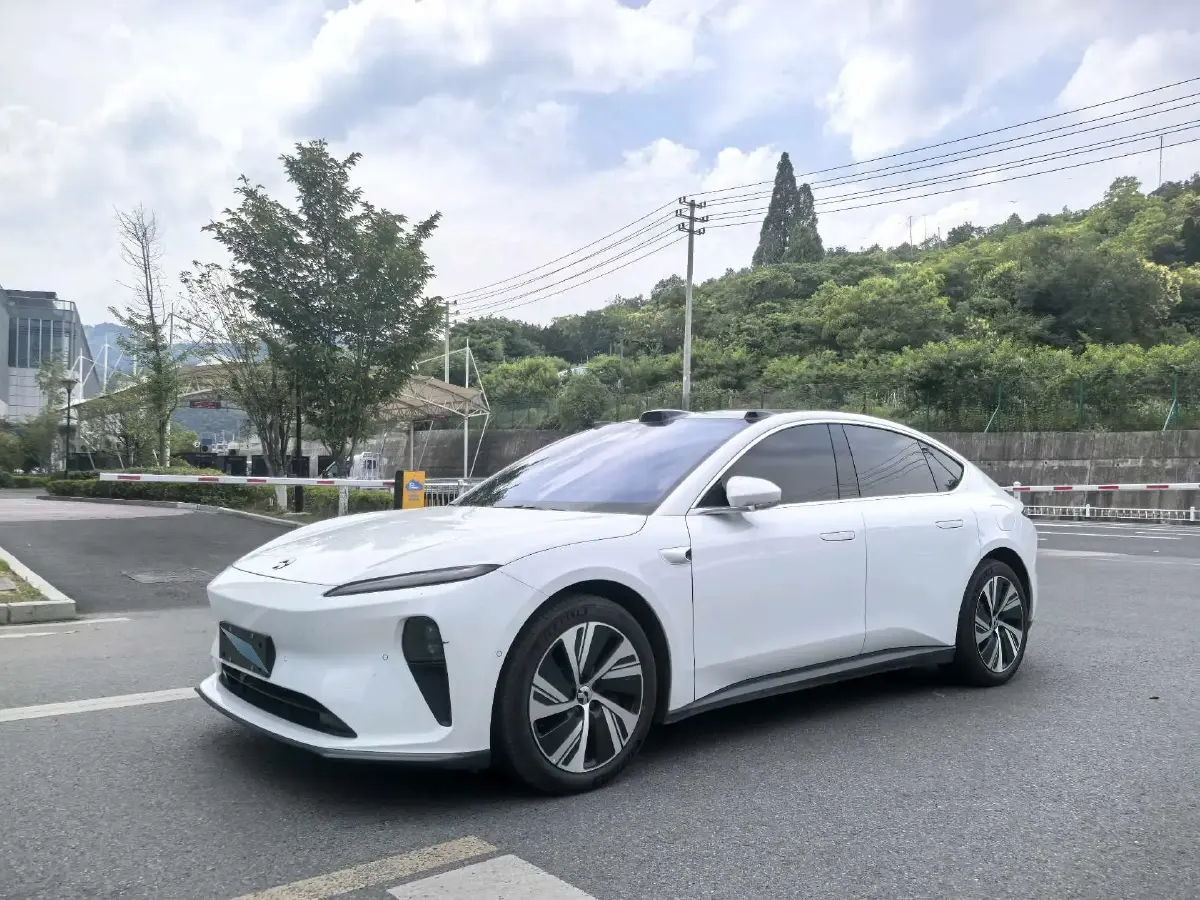 2024 NIO ET5 BEV 75KWH