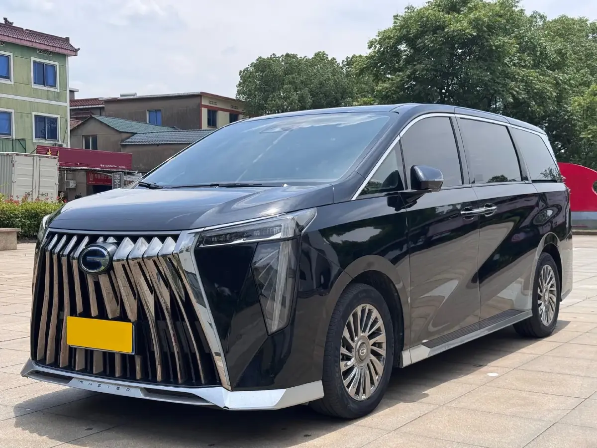 2023 GAC Trumpchi M8 2.0T 190HP L4 E-CVT Hybrid