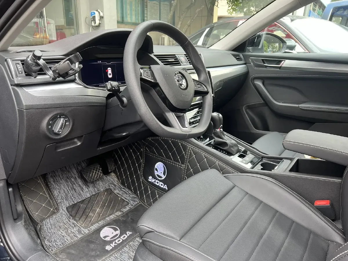 2025 Skoda Superb 1.4T 150HP L4 7DCT,autocango,china used car exporter,china ev exporter,chinese used car exporter,chinese used ev exporter
