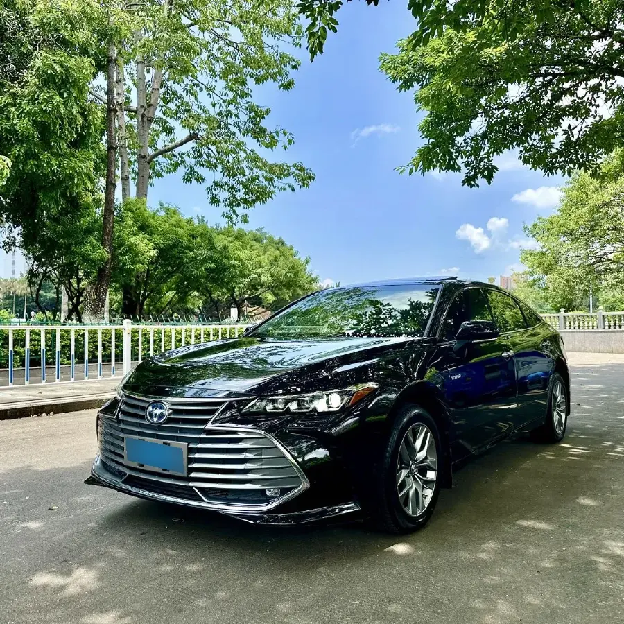 2019 Toyota Avalon 2.5L 178HP L4 E-CVT Hybrid