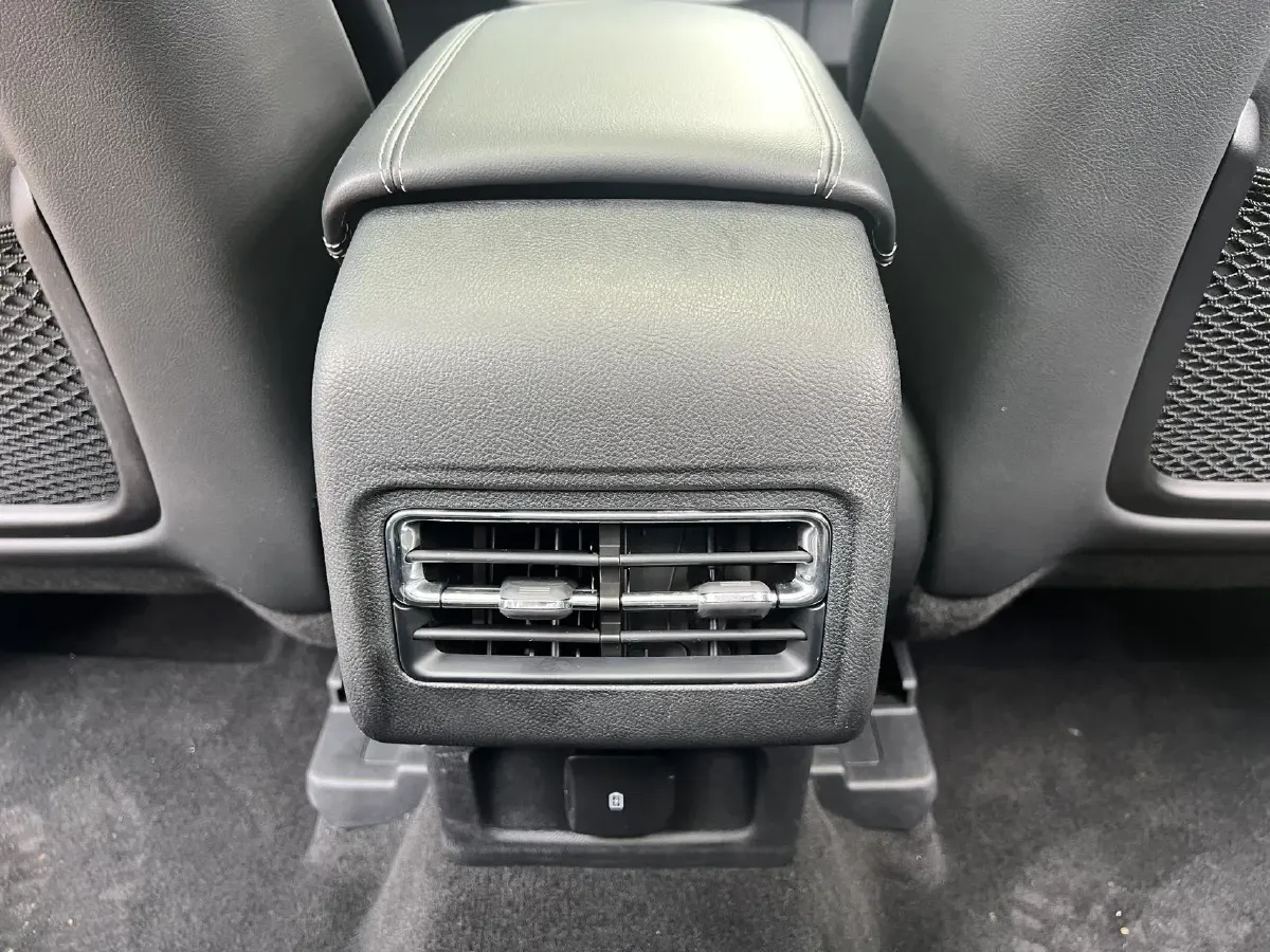 2022 Lincoln Corsair 2.0T 245HP L4 8AT,autocango,china used car exporter,china ev exporter,chinese used car exporter,chinese used ev exporter