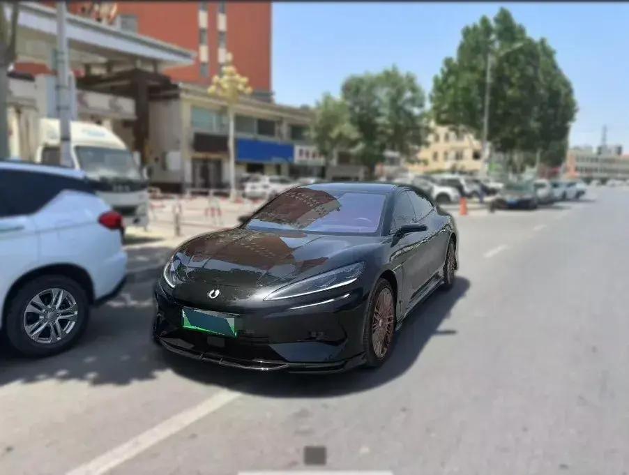 2024 Denza DenzaZ9GT 2.0T 207HP L4 E-CVT PHEV 38.5KWH