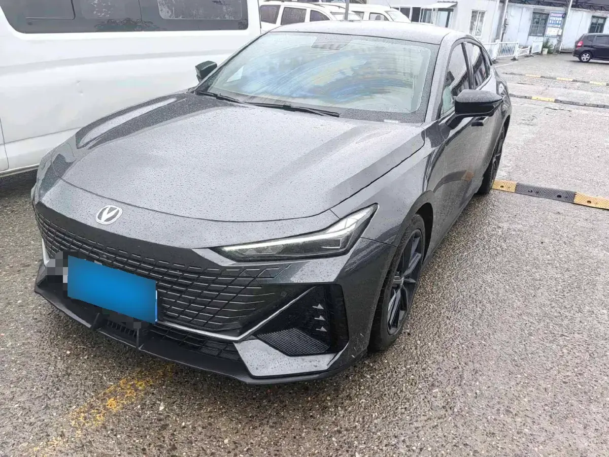 2022 ChangAn UNI-V 1.5T 188HP L4 7DCT