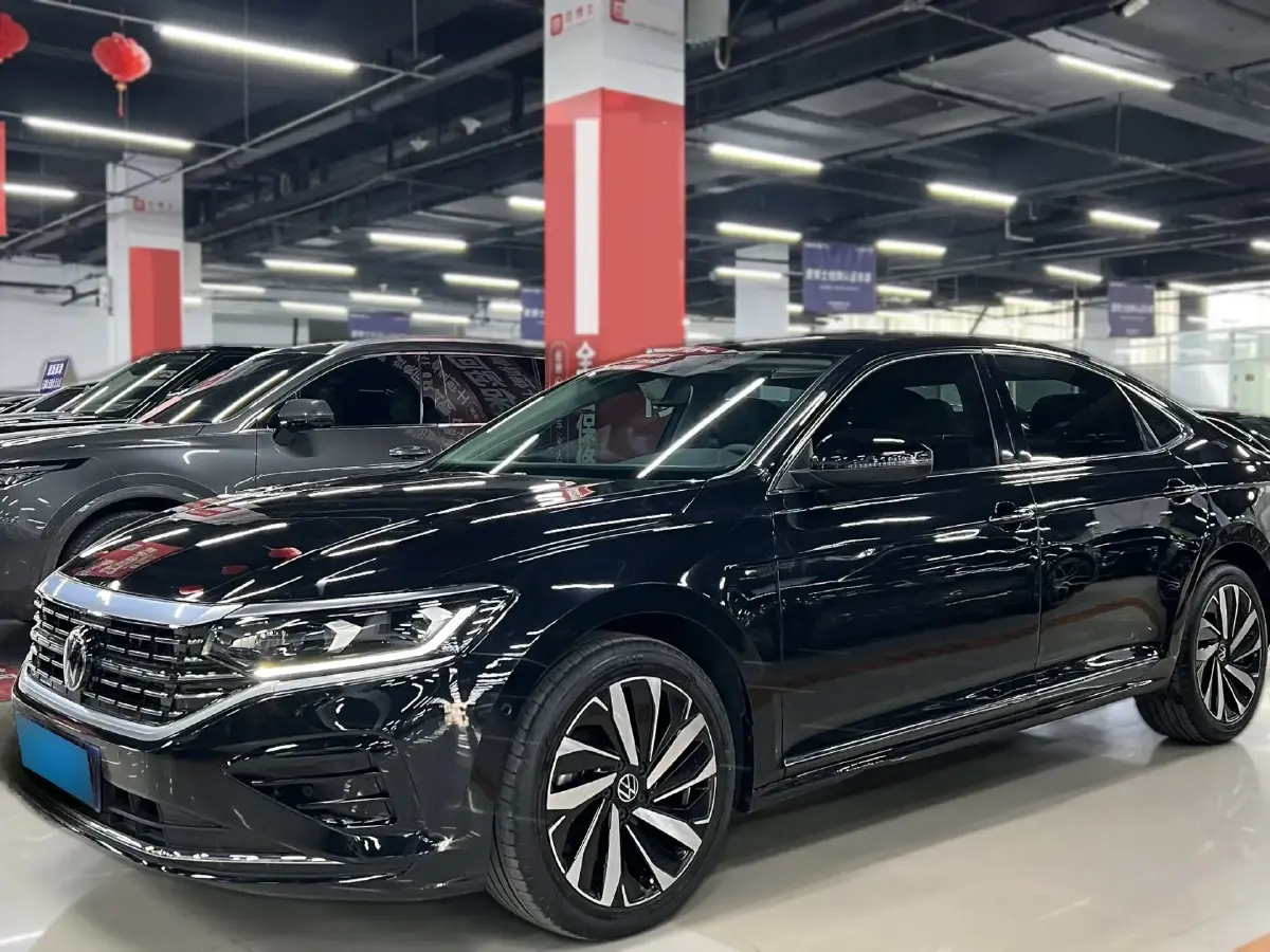 2022 Volkswagen Passat 2.0T 186HP L4 7DCT