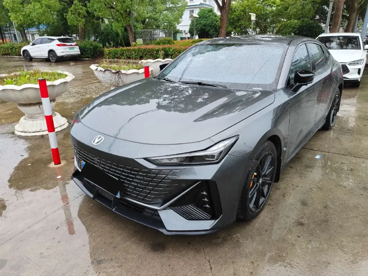 2022 ChangAn UNI-V 1.5T 188HP L4 7DCT