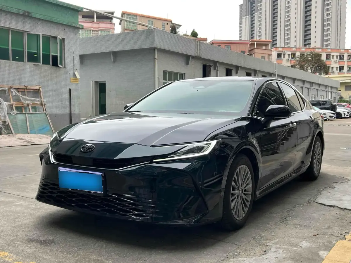 2024 Toyota Camry 2.0L 152HP L4 E-CVT Hybrid