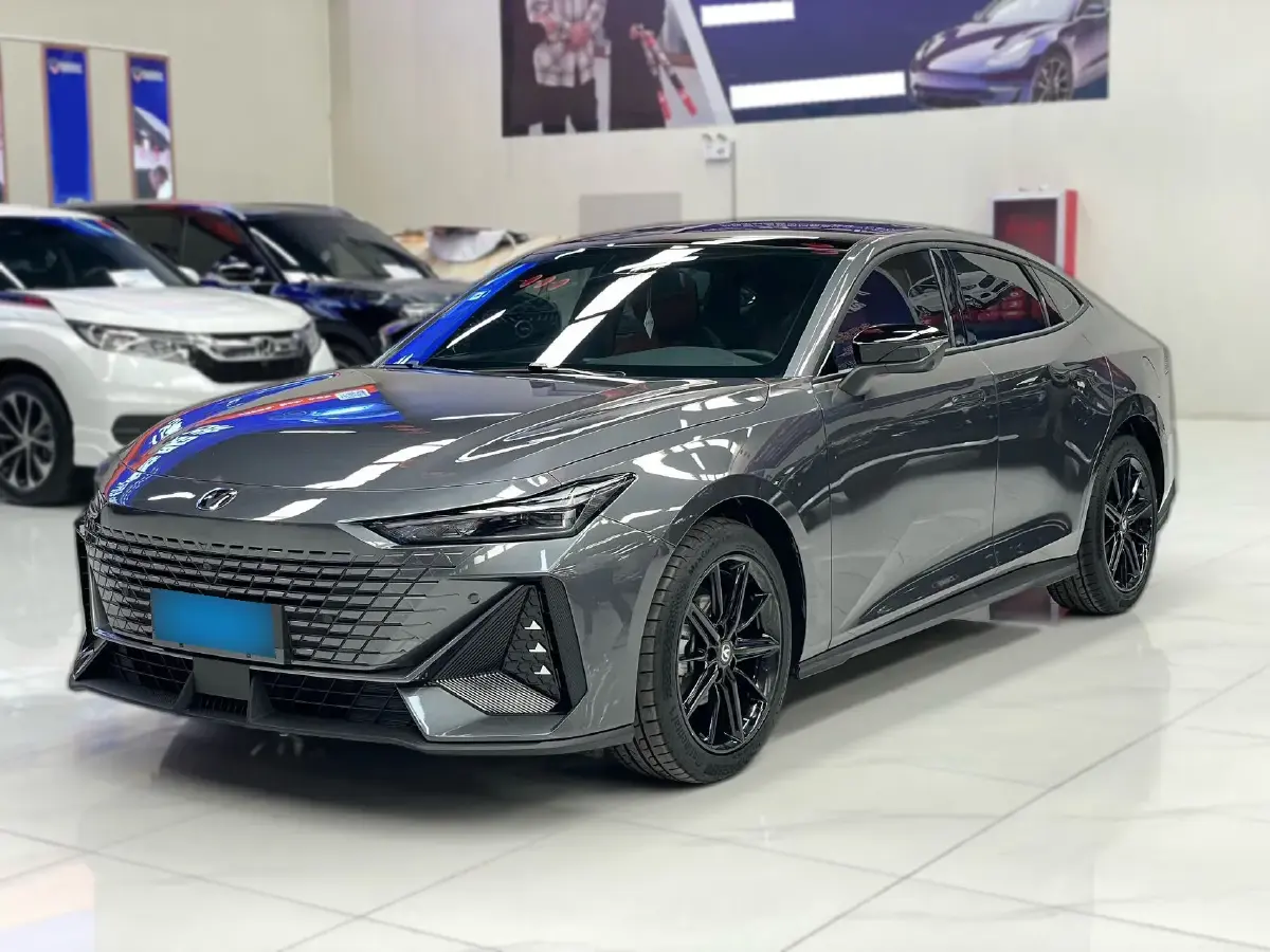 2022 ChangAn UNI-V 1.5T 188HP L4 7DCT