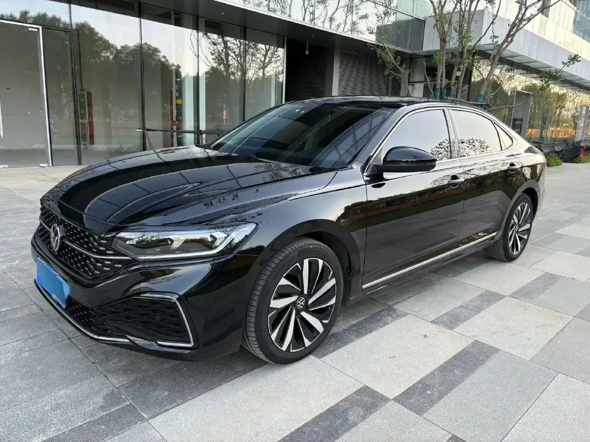 2022 Volkswagen Passat 2.0T 186HP L4 7DCT