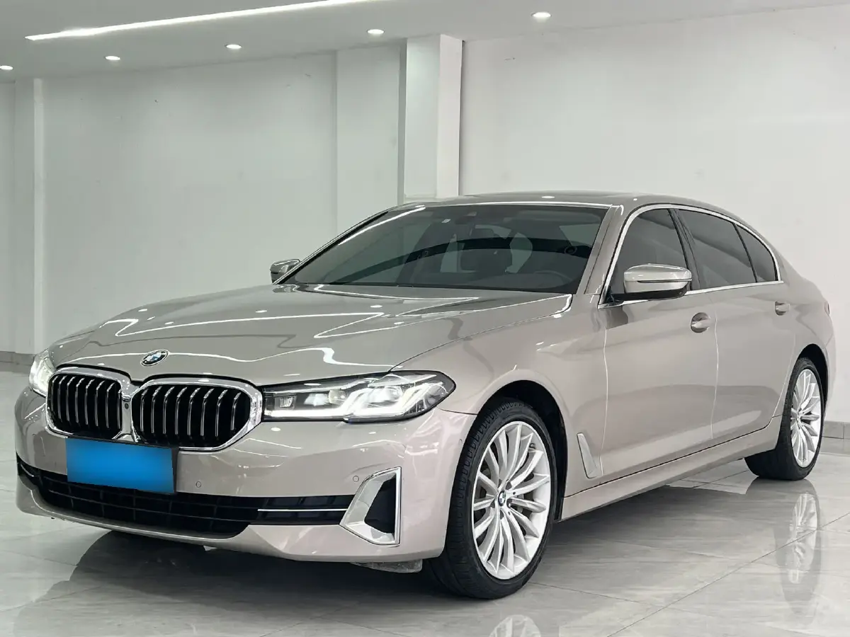 2022 BMW 5 Series 2.0T 252HP L4 8AT