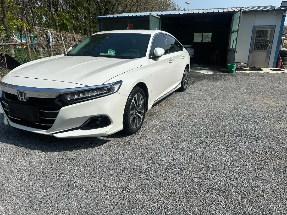 2022 Honda Accord 2.0L 146HP L4 E-CVT Hybrid