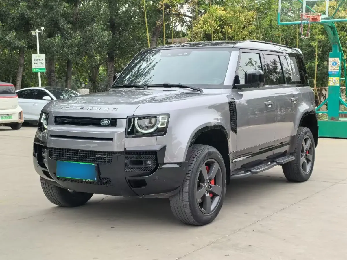 2023 Land Rover Defender 3.0T 400HP L6 8AT