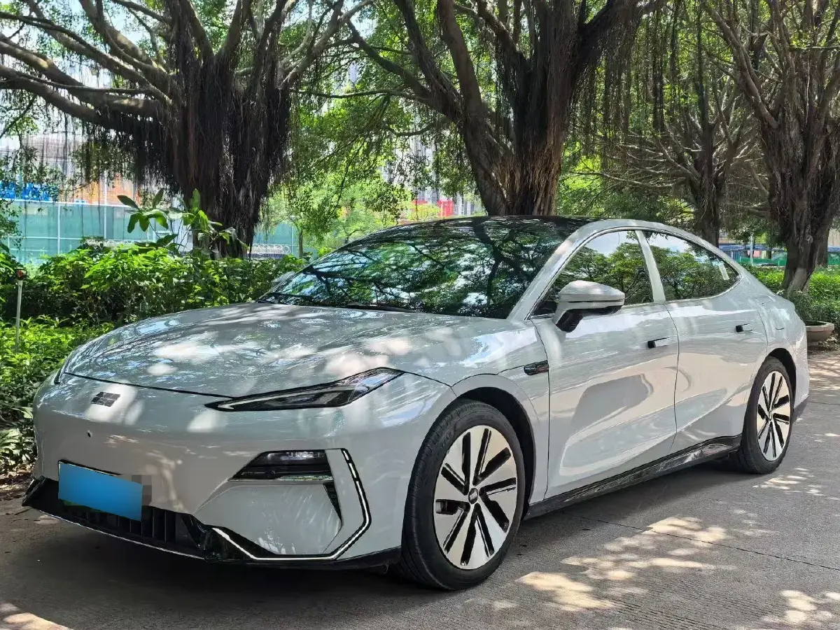 2024 Geely Galaxy E8 BEV 62KWH