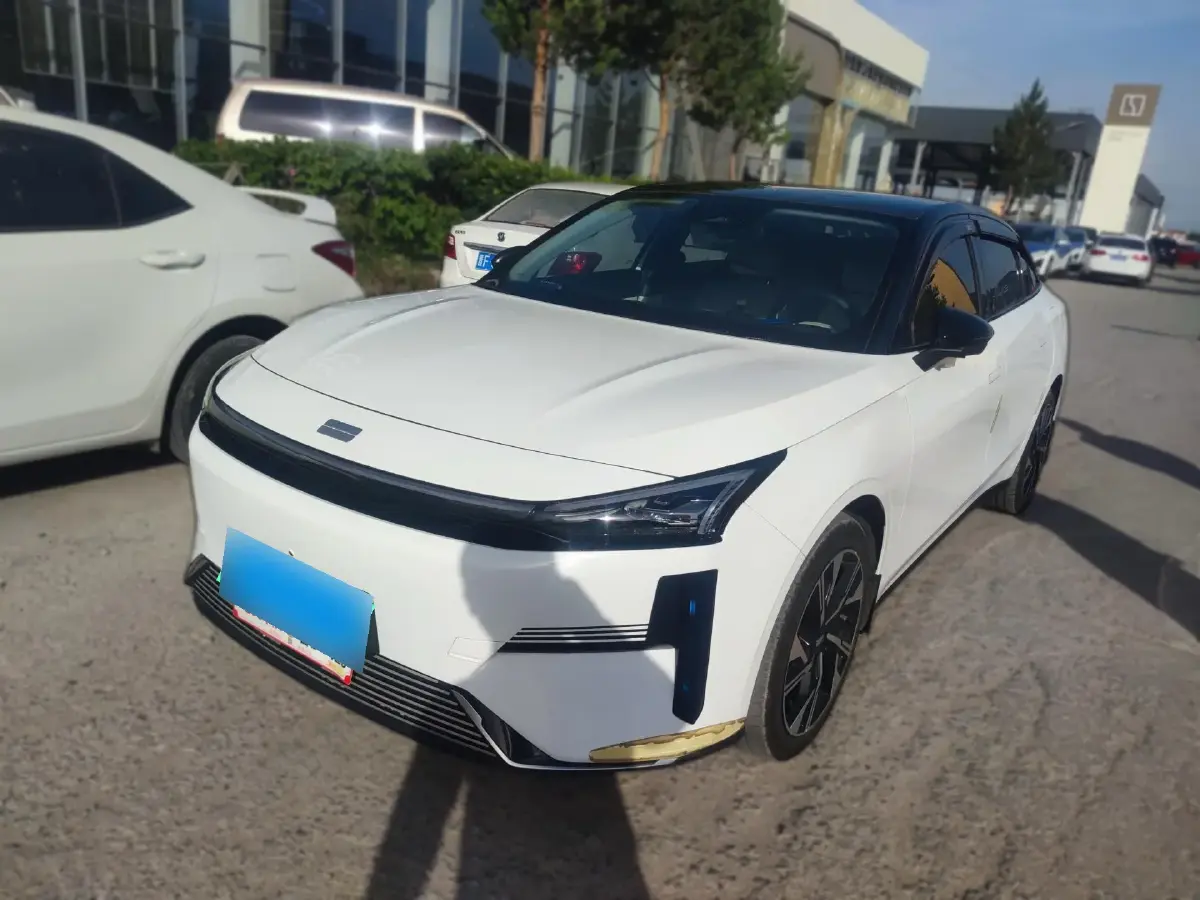 2023 Geely Galaxy L6 1.5T 163HP L4 3DHT PHEV