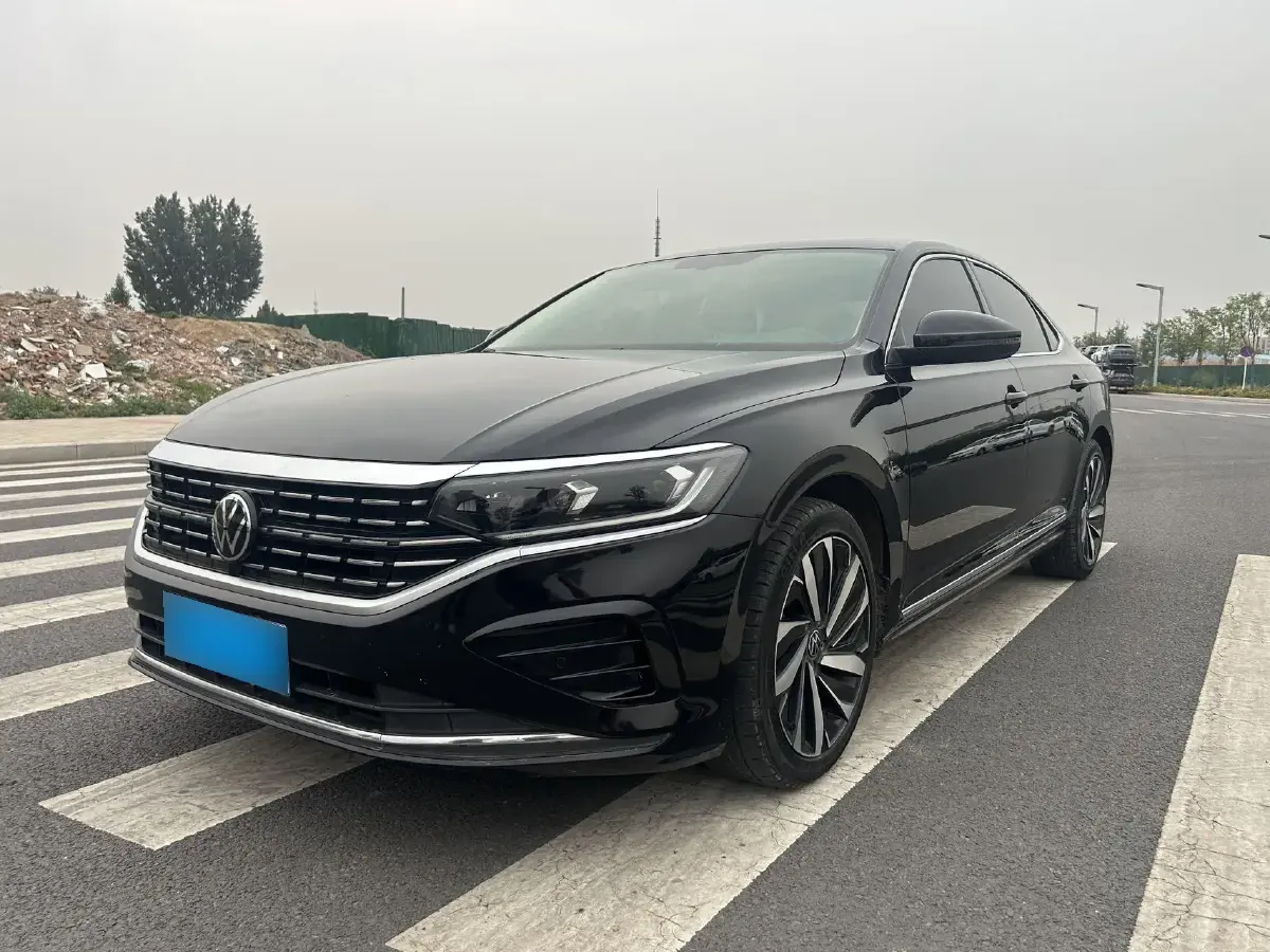 2022 Volkswagen Passat 2.0T 186HP L4 7DCT