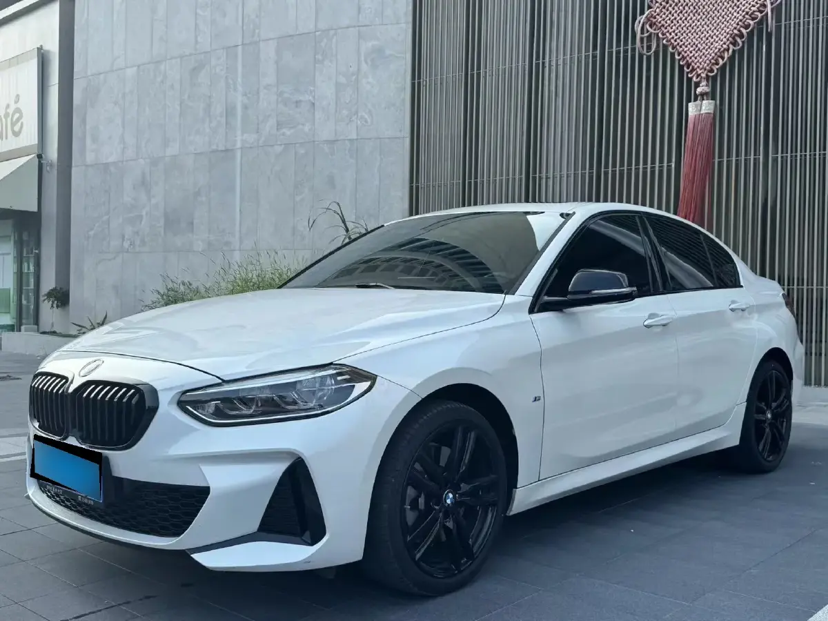 2022 BMW 1 Series 2.0T 192HP L4 7DCT