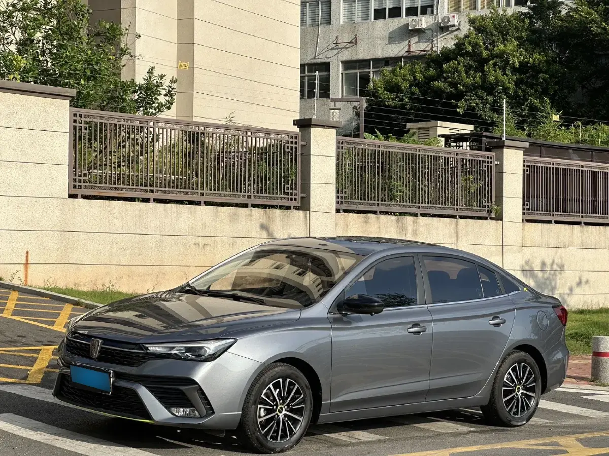 2021 Roewe i5 1.5L 120HP L4 CVT