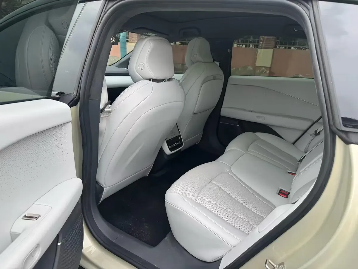 2024 Xpeng P7+ BEV 60.7KWH,autocango,china used car exporter,china ev exporter,chinese used car exporter,chinese used ev exporter