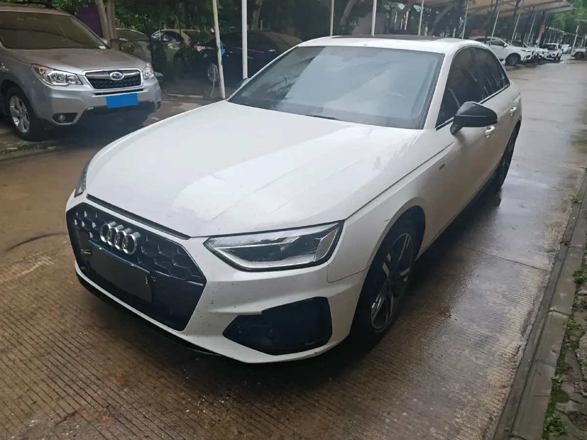 2022 Audi A4L 2.0T 190HP L4 7DCT