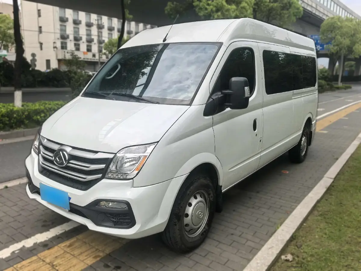 2023 MAXUS XinTu V80 2.0T 139HP L4 6AMT