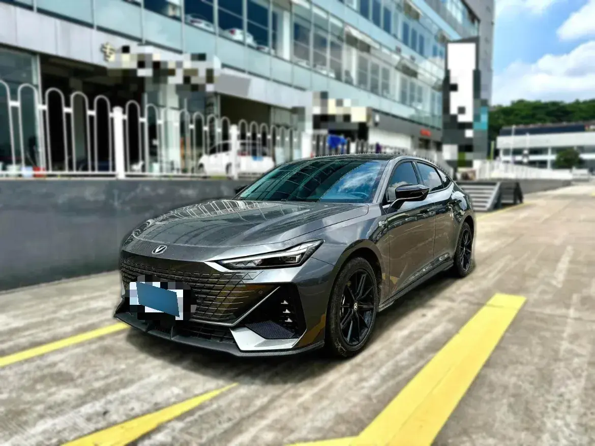 2023 ChangAn UNI-V iDD 1.5T 170HP L4 6TCT PHEV 18.4KWH