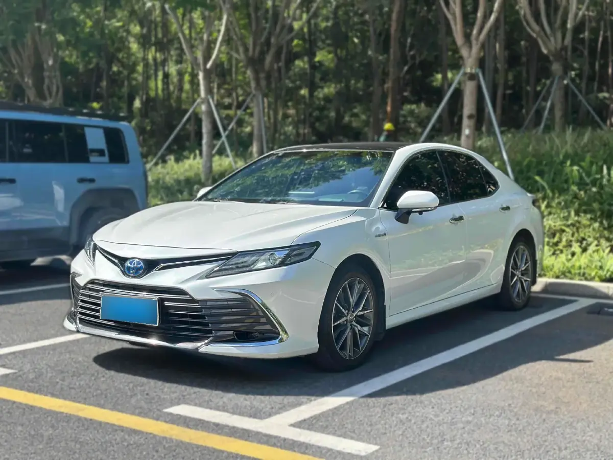 2021 Toyota Camry 2.5L 178HP L4 E-CVT Hybrid