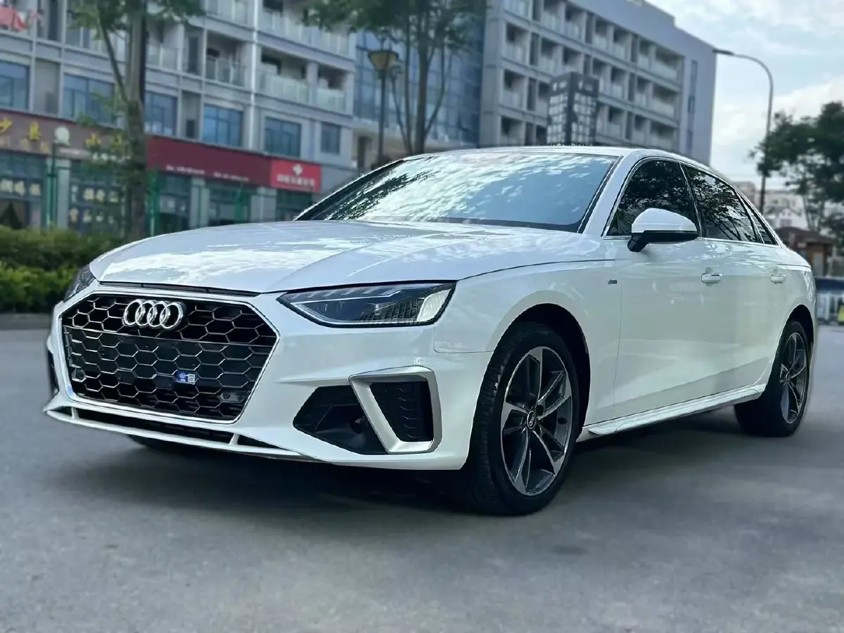 2022 Audi A4L 2.0T 190HP L4 7DCT