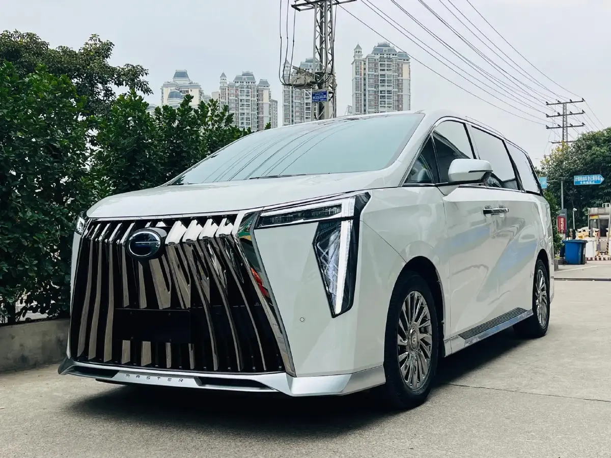 2023 GAC Trumpchi M8 2.0T 190HP L4 E-CVT Hybrid