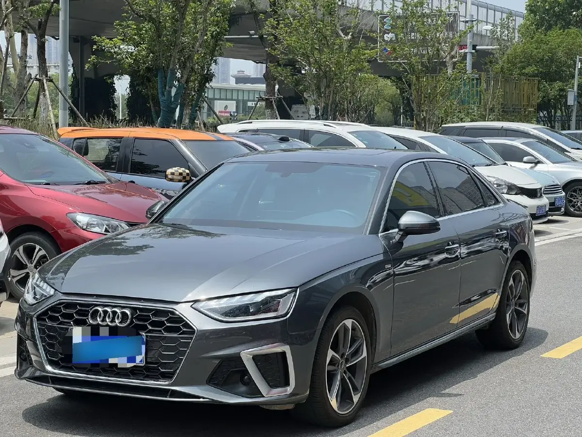 2023 Audi A4L 2.0T 190HP L4 7DCT