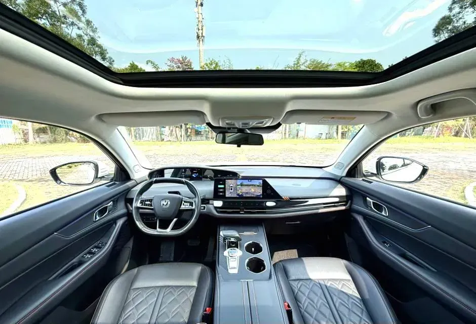 2021 ChangAn UNI-K 2.0T 233HP L4 8AT,autocango,china used car exporter,china ev exporter,chinese used car exporter,chinese used ev exporter