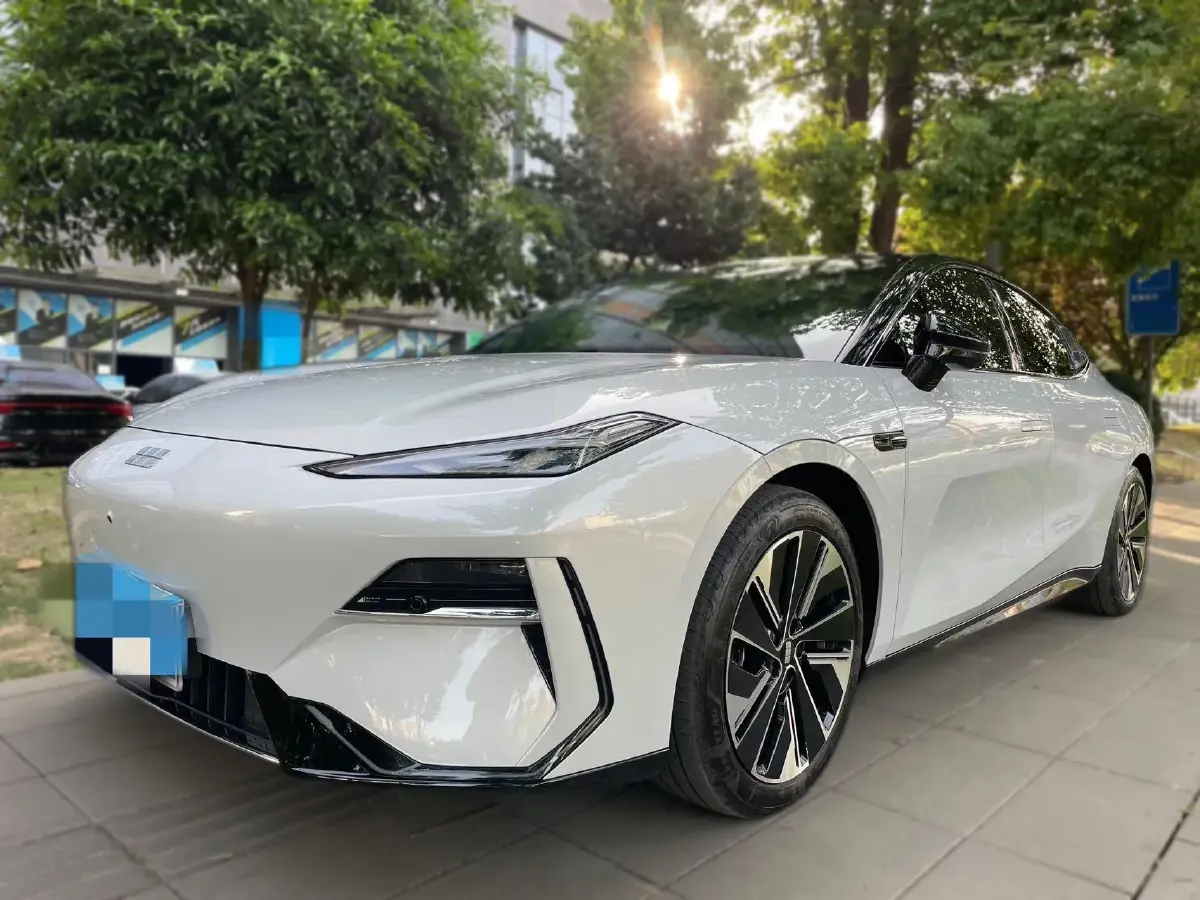 2024 Geely Galaxy E8 BEV 76KWH