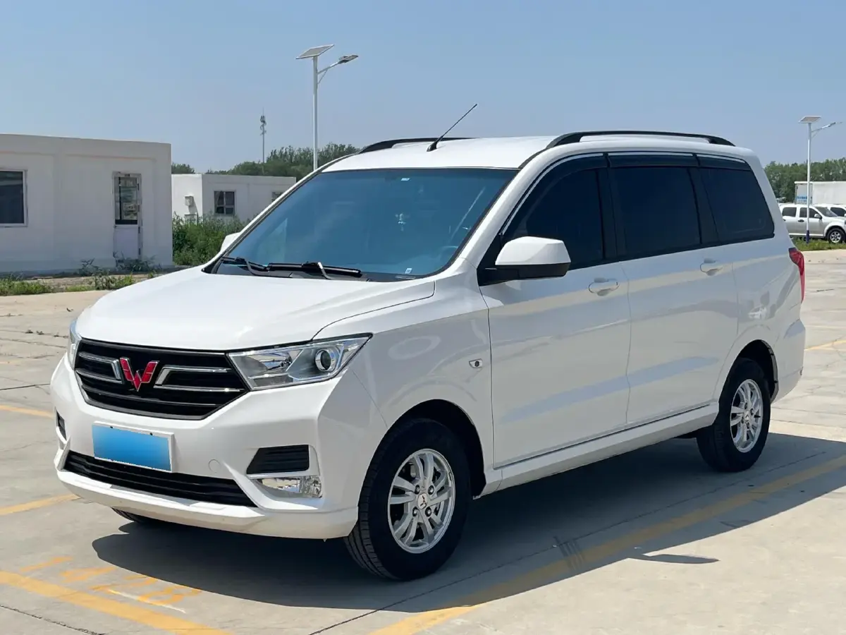2021 WuLing HongGuang 1.5L 99HP L4 6MT