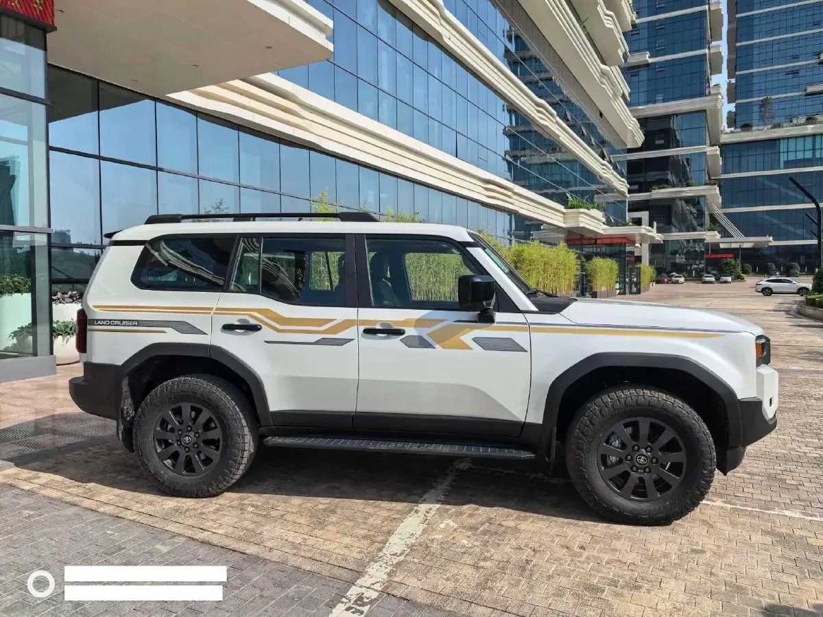 2025 Toyota Land Cruiser Prado 2.4T 282HP L4 8AT Hybrid 5.1KWH,autocango,china used car exporter,china ev exporter,chinese used car exporter,chinese used ev exporter