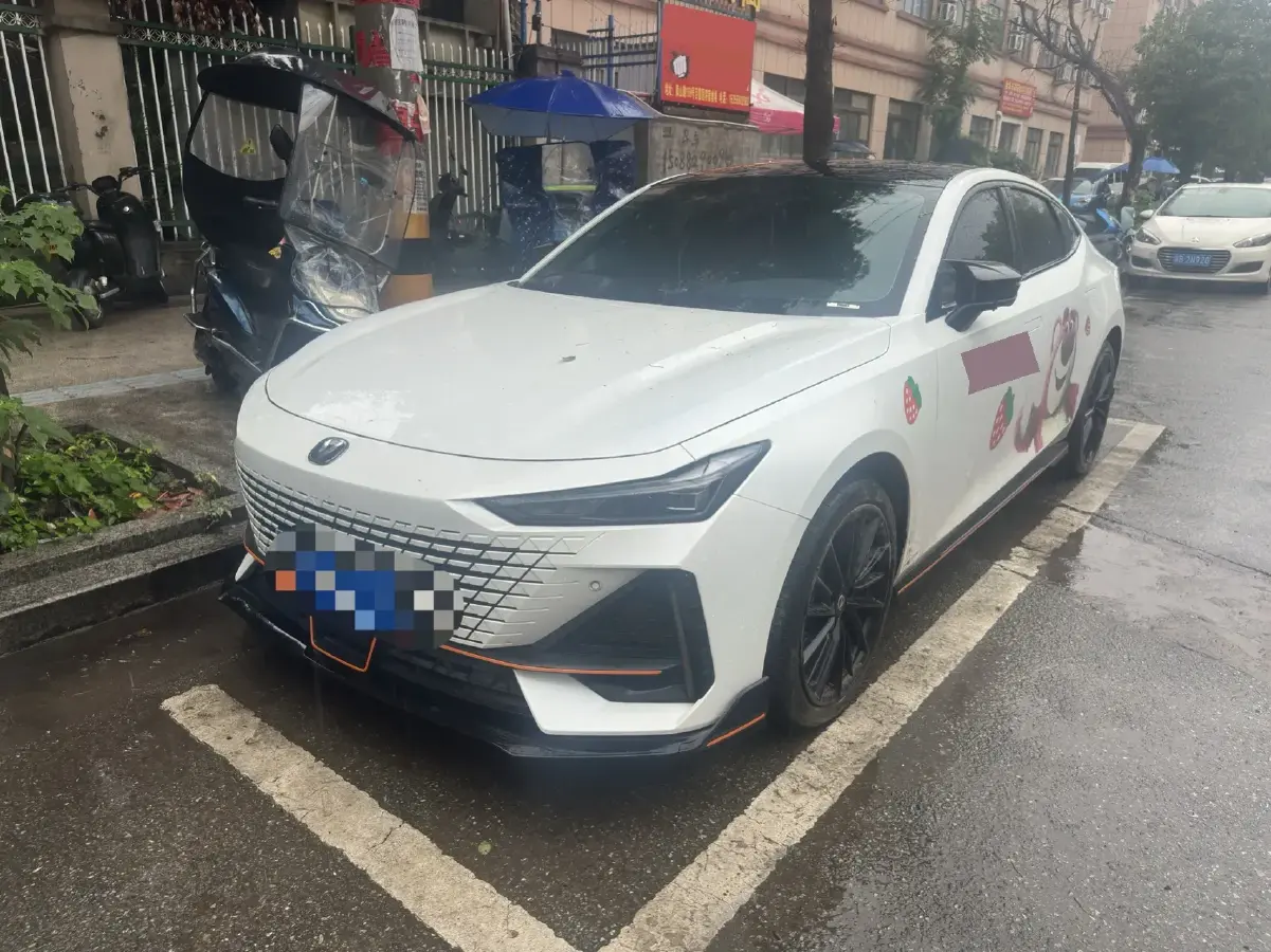 2023 ChangAn UNI-V 1.5T 188HP L4 7DCT