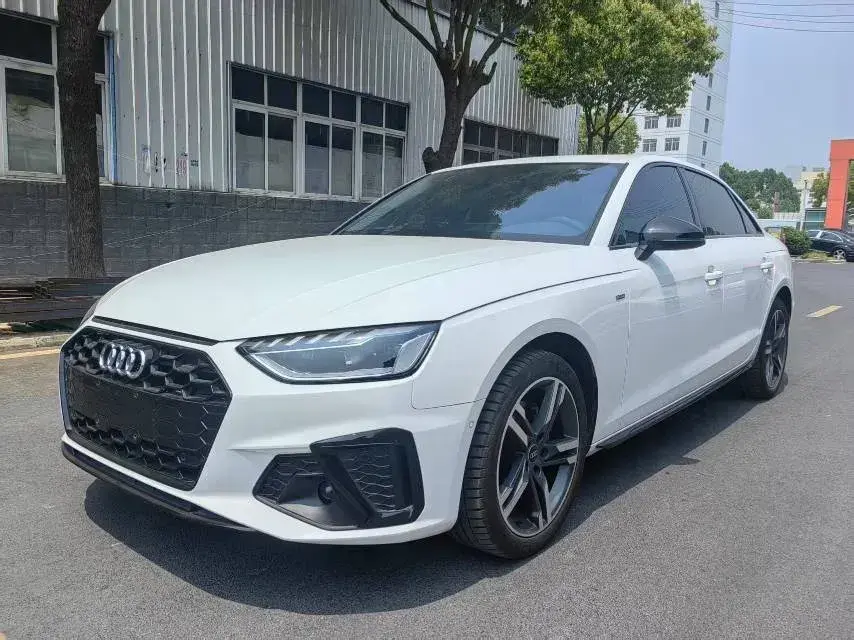 2022 Audi A4L 2.0T 190HP L4 7DCT