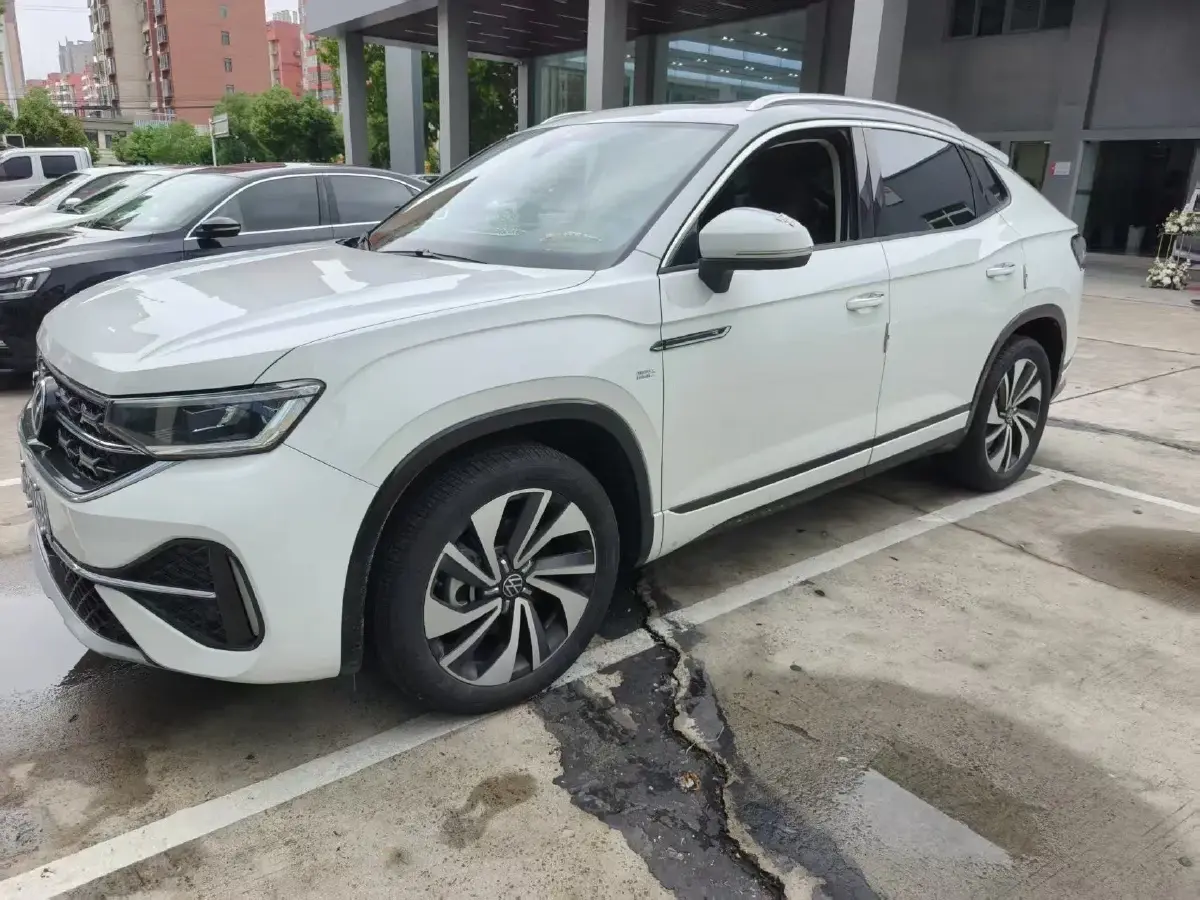 2023 Volkswagen Tayron X 2.0T 186HP L4 7DCT