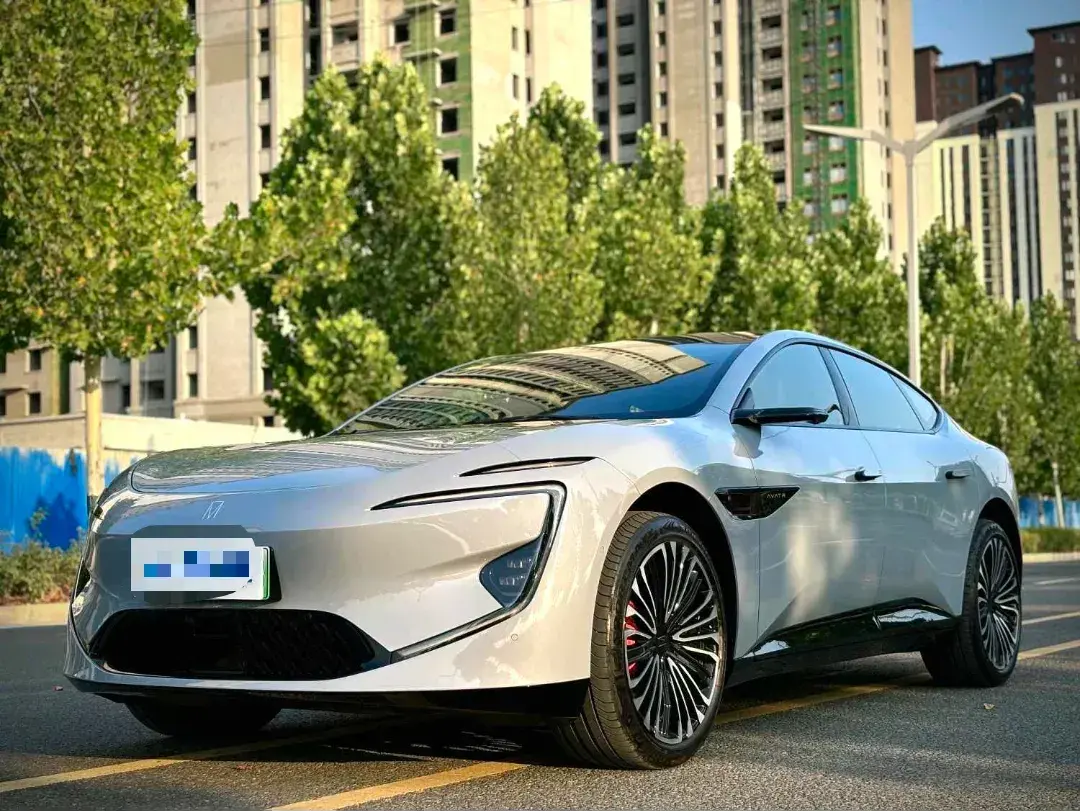 2025 Avatr 12 1.5T 156HP L4 REEV 39.05KWH