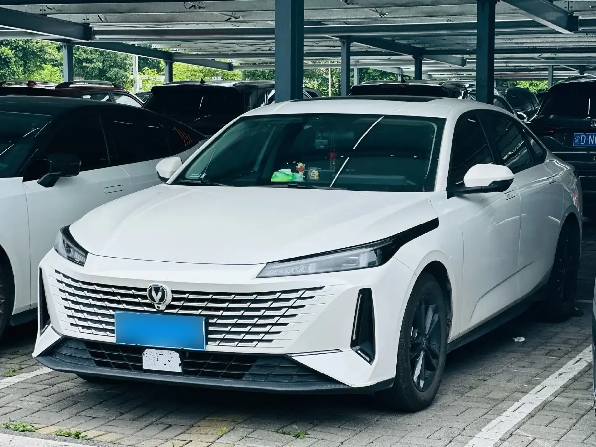 2023 ChangAn Lamore 1.5T 170HP L4 7DCT