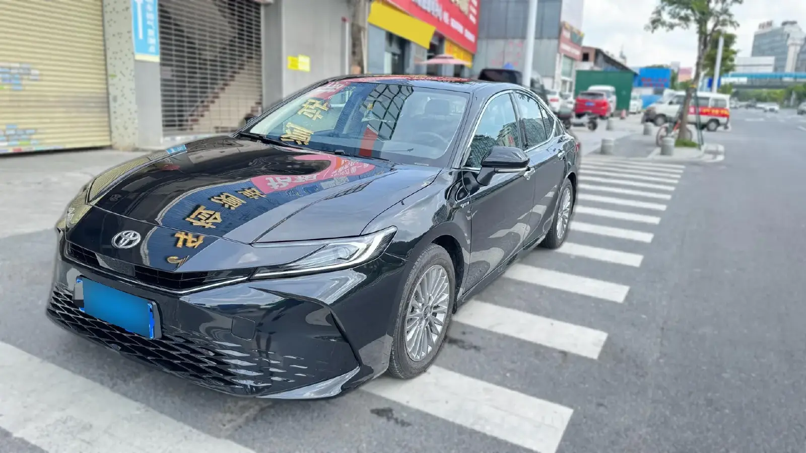 2024 Toyota Camry 2.0L 152HP L4 E-CVT Hybrid