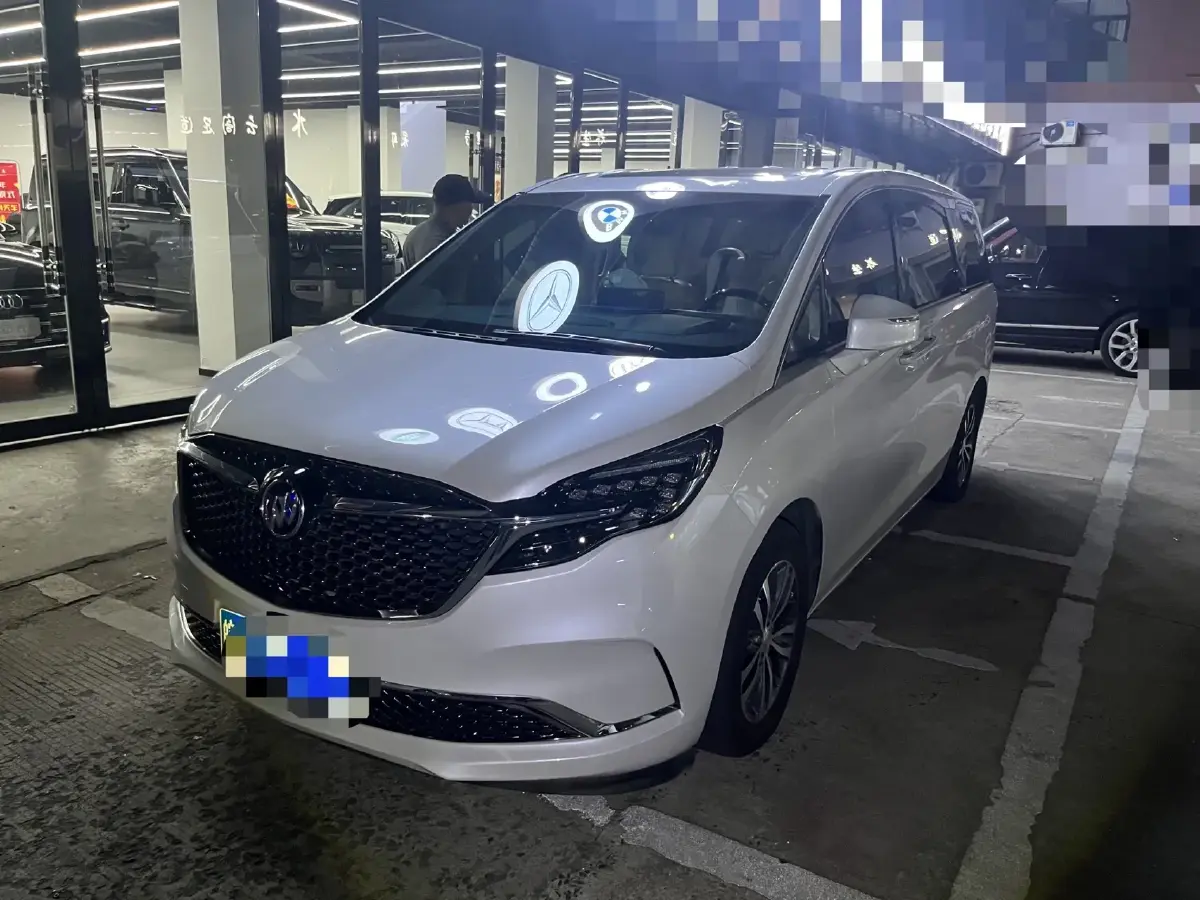 2022 Buick GL8 2.0T 237HP L4 9AT 2022 Buick GL8 2.0T 237HP L4 9AT